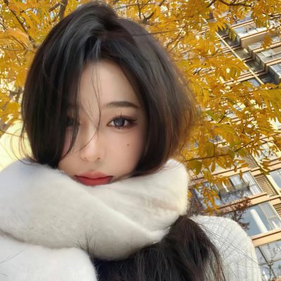 戴红头巾的女孩
